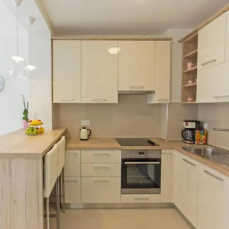 Crystal Apartman *