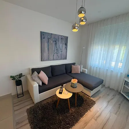 Crystal Apartman *